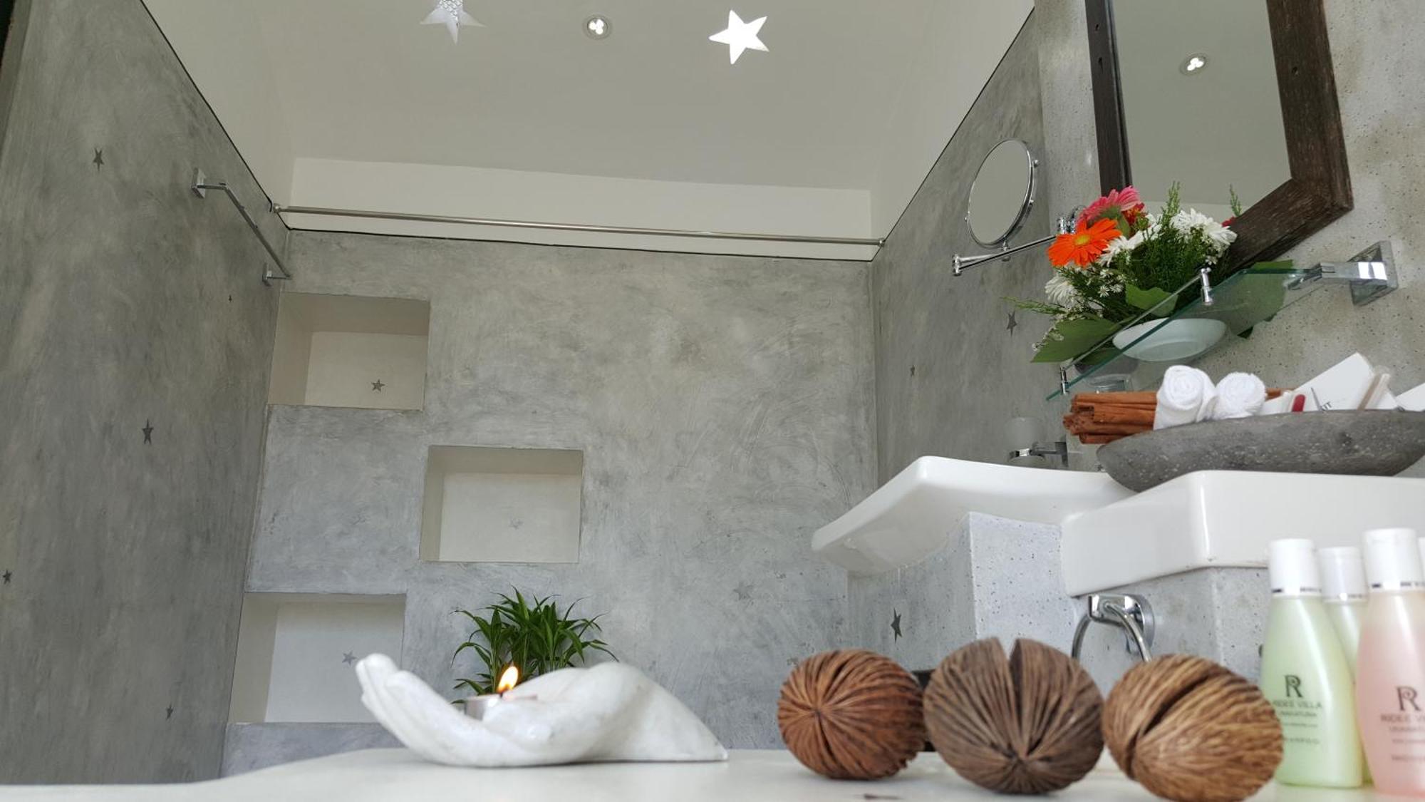 אונה ואטונה Ridee Villa חדר תמונה