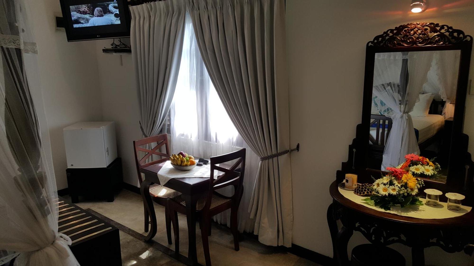 אונה ואטונה Ridee Villa חדר תמונה