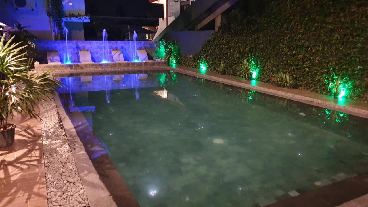 אונה ואטונה Ridee Villa מראה חיצוני תמונה